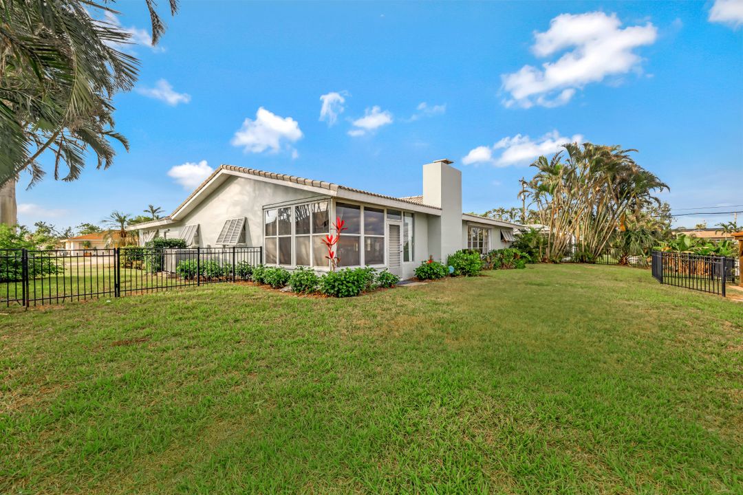 5305 Del Monte Ct, Cape Coral, FL 33904