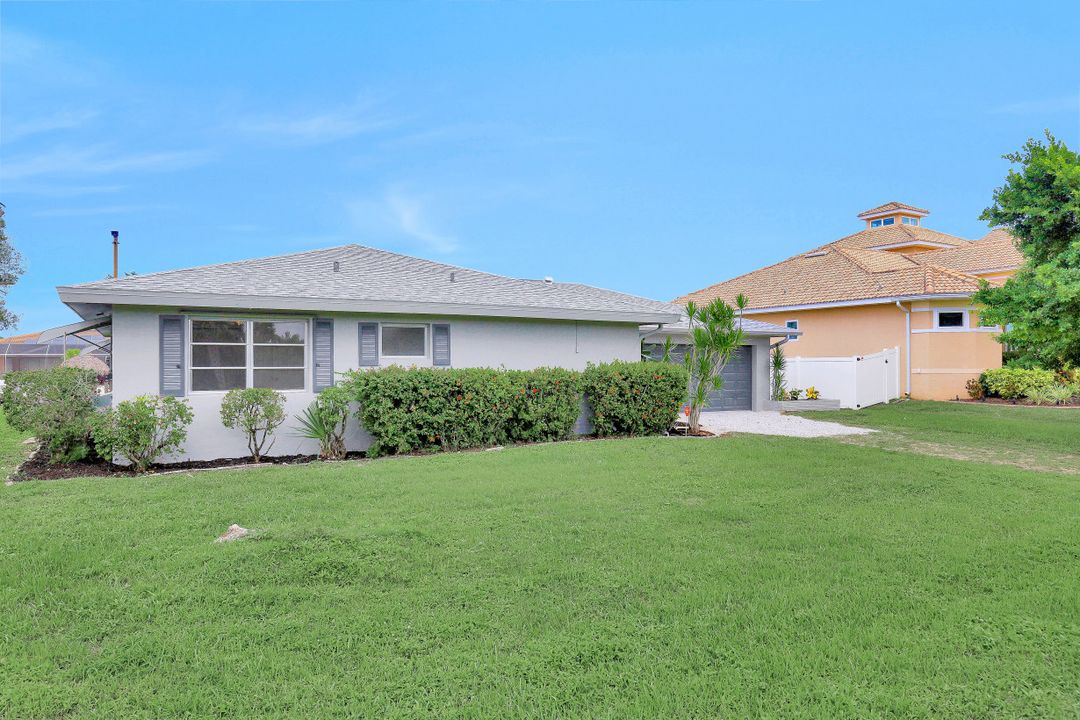 825 Lucerne Pkwy, Cape Coral, FL 33904