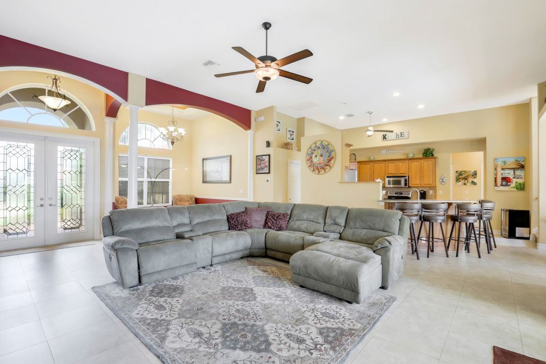 5267 Tiffany Ct, Cape Coral, FL 33904