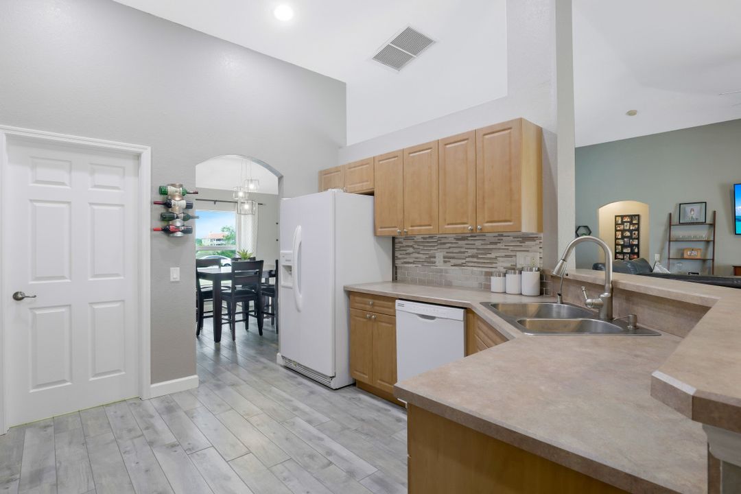 4130 NW 32nd Ln, Cape Coral, FL 33993