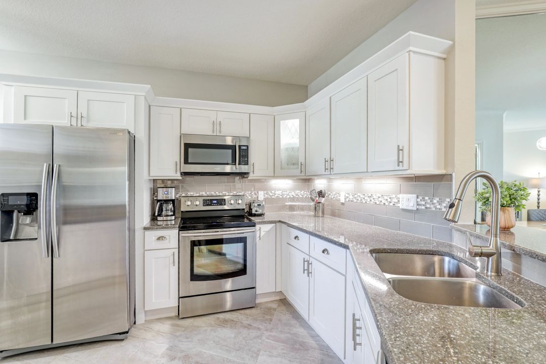 8385 Excalibur Cir #G3, Naples, FL 34108