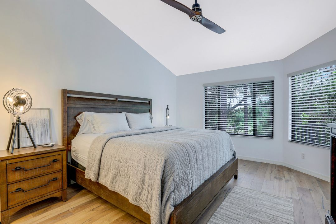 27100 Oakwood Lake Dr, Bonita Springs, FL 34134