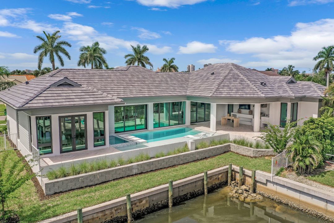 950 Bonita Ct, Marco Island, FL 34145