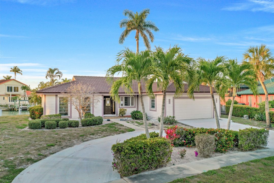 1260 Laurel Ct, Marco Island, FL 34145