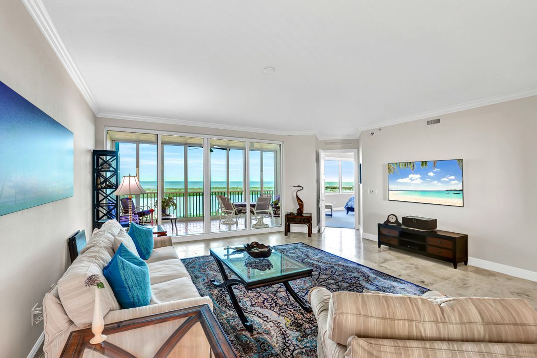 265 Indies Way #1404, Naples, FL 34110