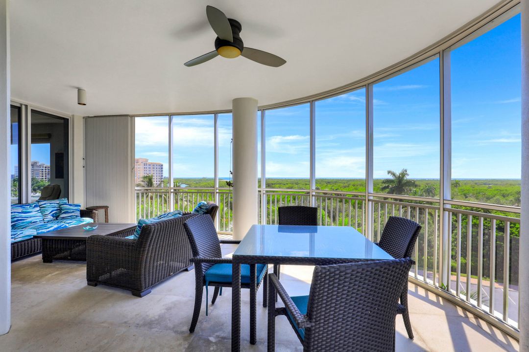 13675 Vanderbilt Dr #610, Naples, FL 34110
