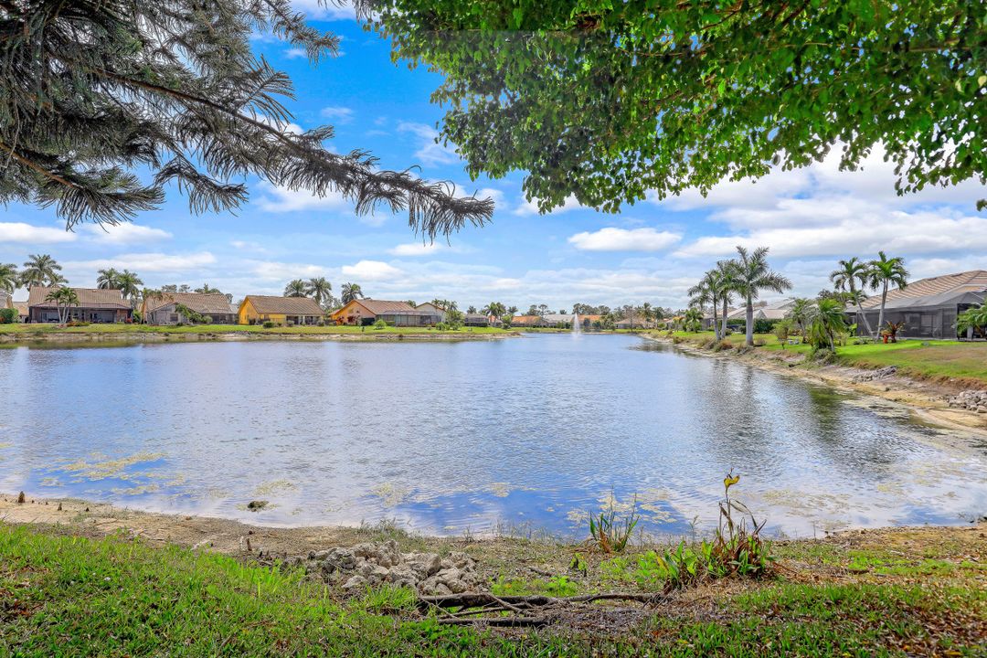 158 St James Way, Naples, FL 34104