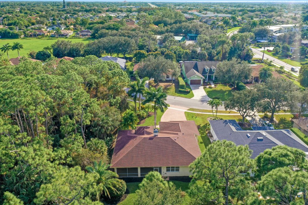 19 Heritage Way, Naples, FL 34110