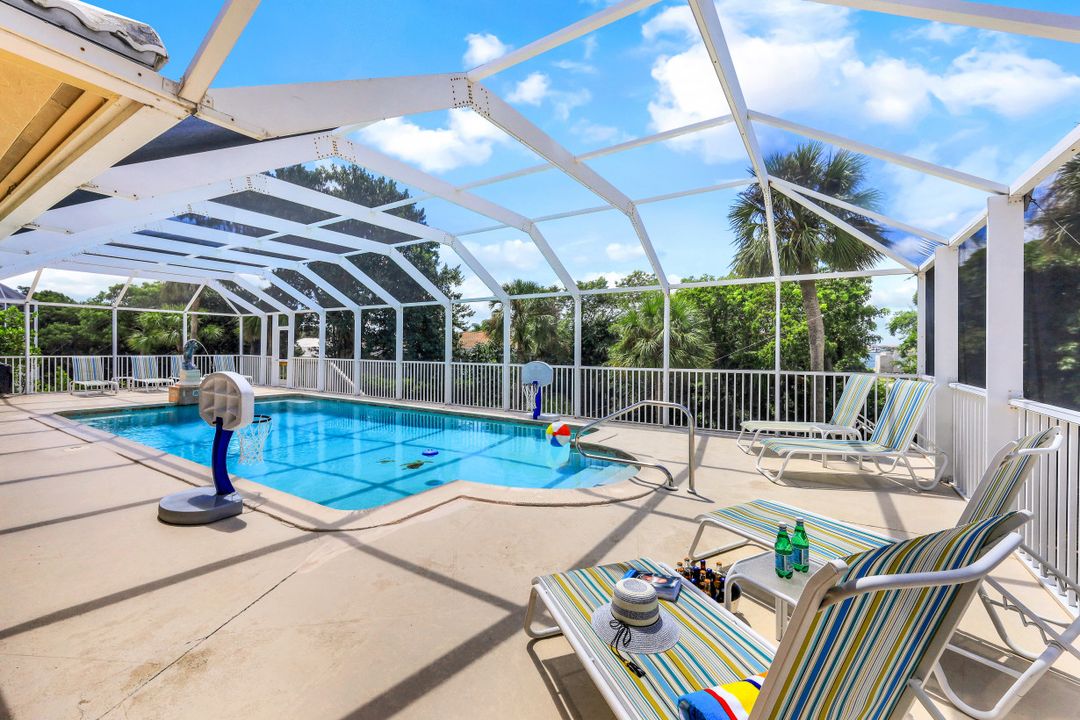 550 Inlet Dr, Marco Island, FL 34145