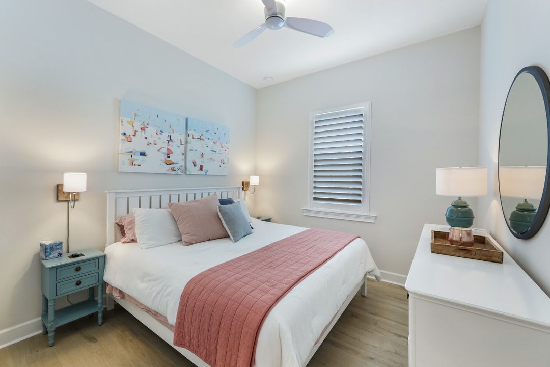 6295 Arriba Ave, Naples, FL 34113