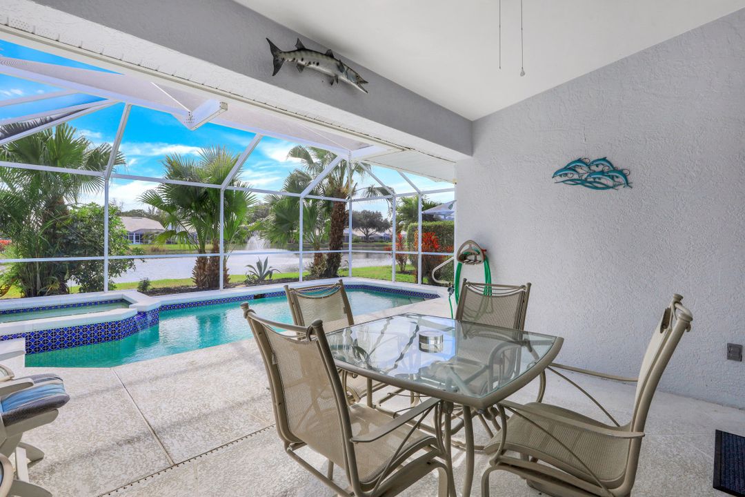 554 Captn Kate Ct, Naples, FL 34110