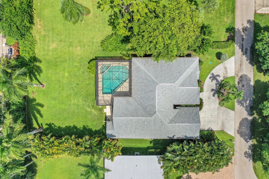 997 Aqua Ln, Fort Myers, FL 33919