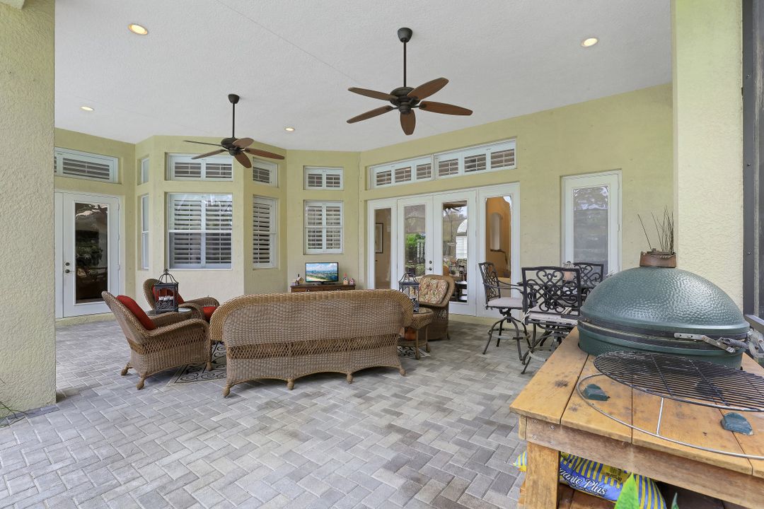 562 14th St SE, Naples, FL 34102