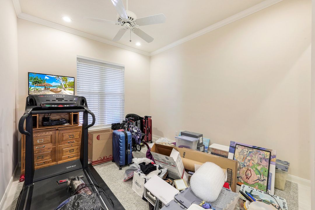 4334 Queen Elizabeth Way, Naples, FL 34119