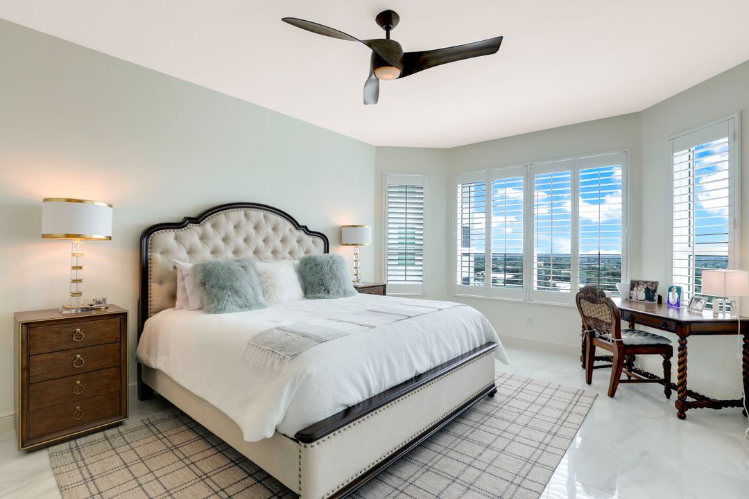 285 Grande Way #1204, Naples, FL 34110