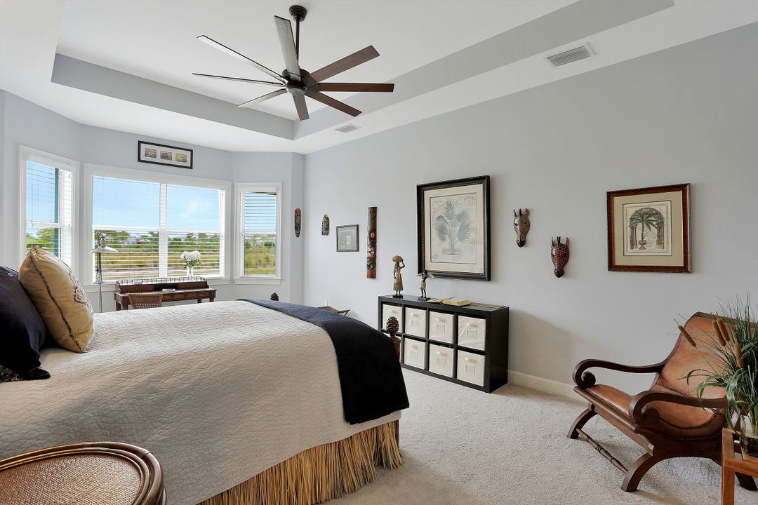 6462 Warwick Ave, Naples, FL 34113