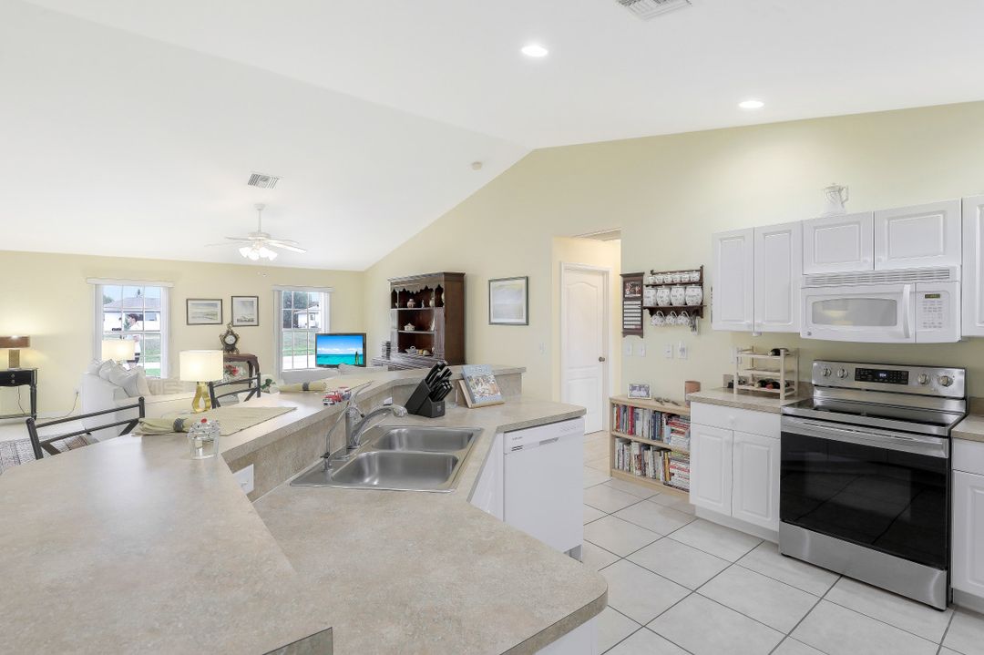 308 NW 22nd Ct, Cape Coral, FL 33993