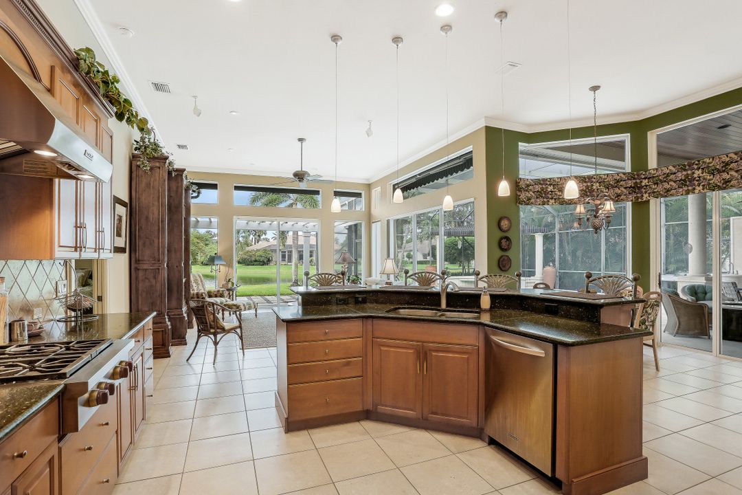 581 Wedgewood Way, Naples, FL 34119