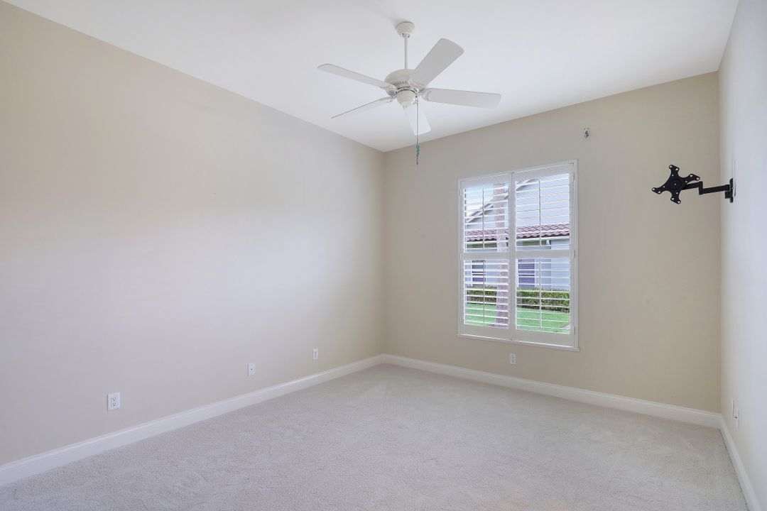 2046 Imperial Cir, Naples, FL 34110