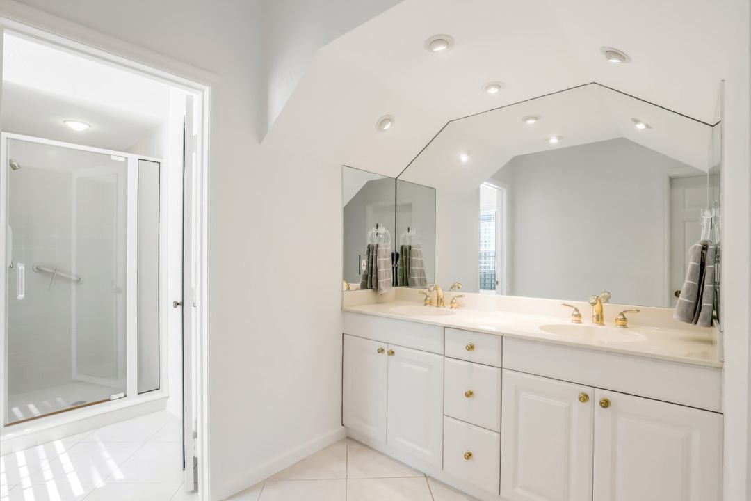 46 Golf Cottage Dr, Naples, FL 34105