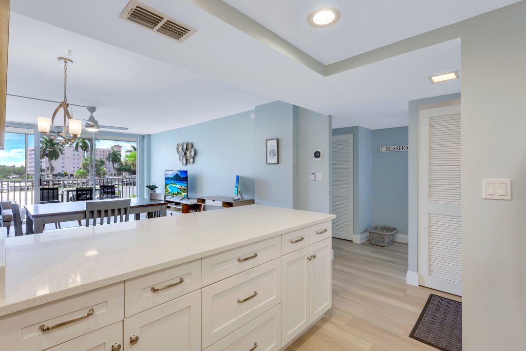 5 Bluebill Ave #210, Naples, FL 34108