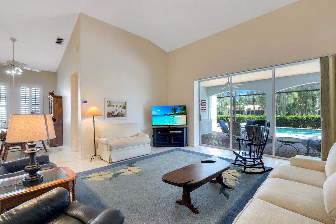 12811 Silverthorn Ct, Bonita Springs, FL 34135