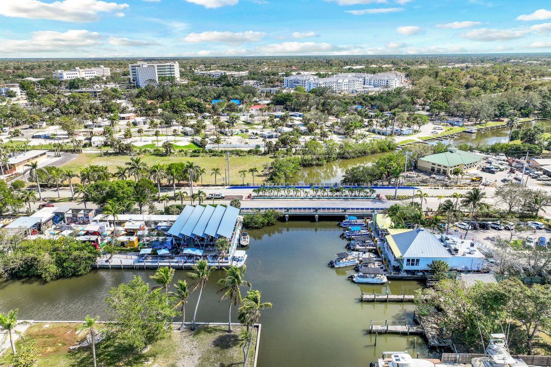 2631 Shoreview Dr, Naples, FL 34112