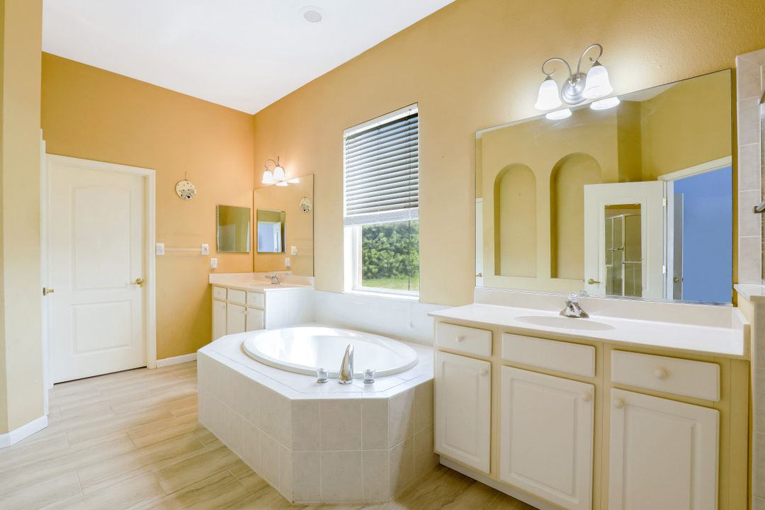 118 NE 21st Ave, Cape Coral, FL 33909