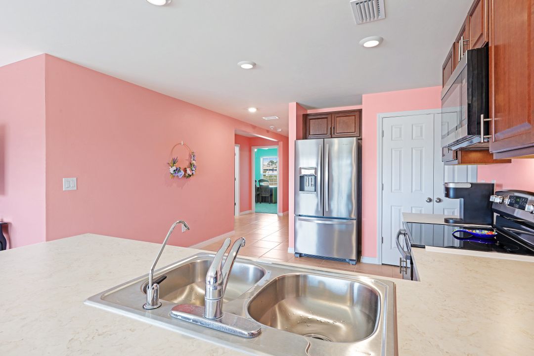 1634 NE 34th St, Cape Coral, FL 33909