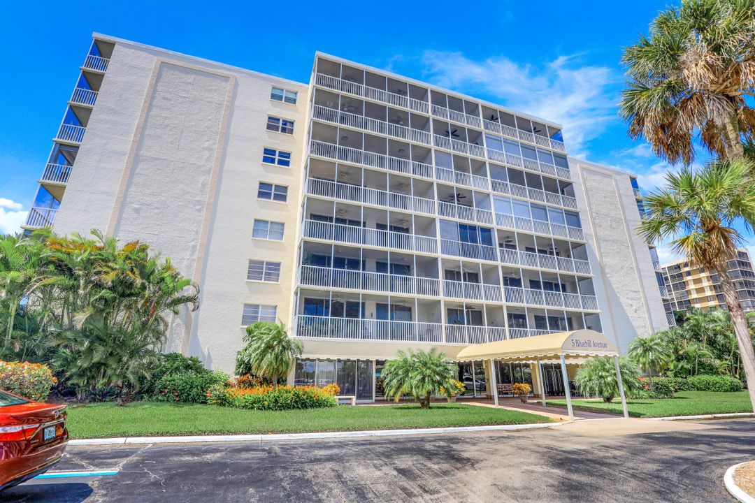 5 Bluebill Ave #810, Naples, FL 34108