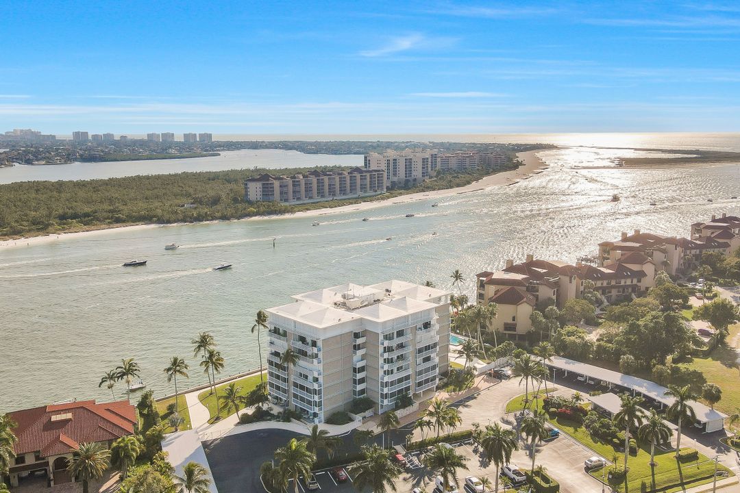 60 W Pelican St #504, Naples, FL 34113