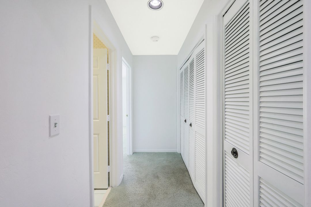 606 Kings Way, Naples, FL 34104