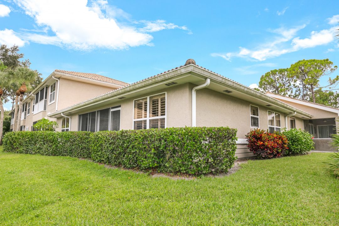 290 Emerald Bay Cir #L-2, Naples, FL 34110