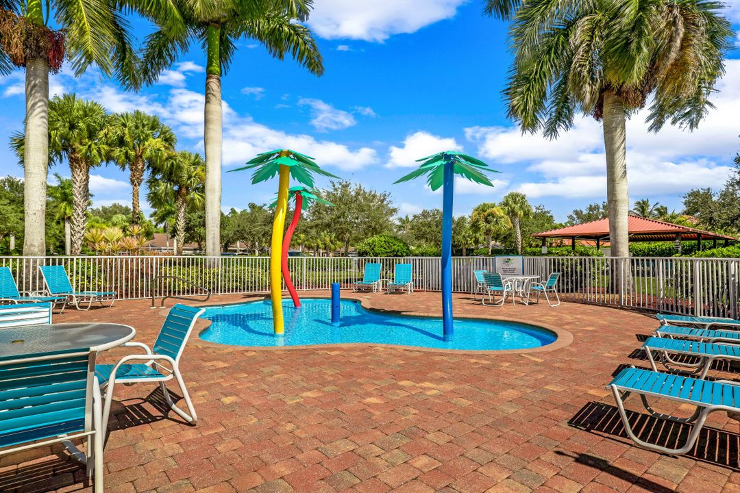 14559 Grapevine Dr, Naples, FL 34114