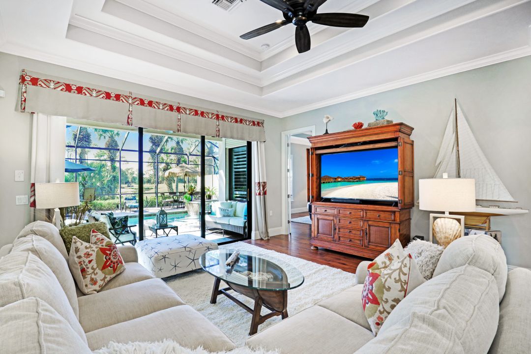 7599 Moorgate Point Way, Naples, FL 34113