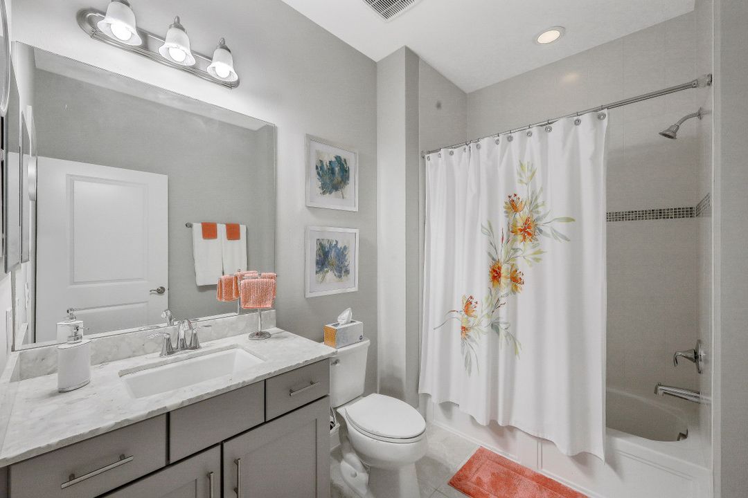 2137 Frangipani Cir #3 - 202, Naples, FL 34120