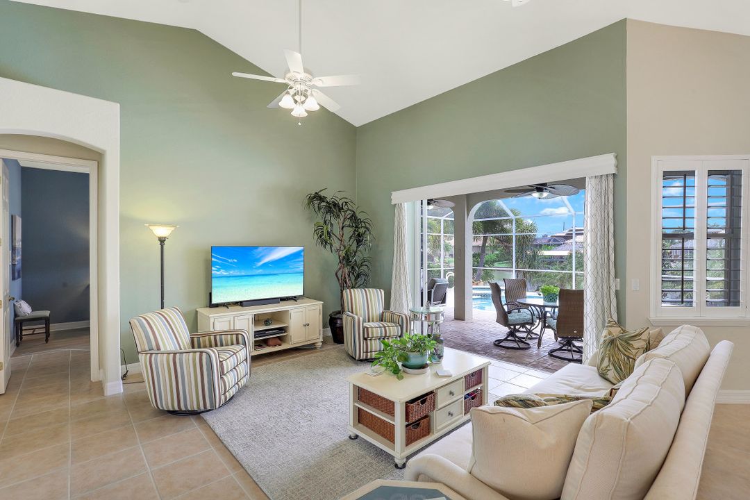 2717 SW 37th St, Cape Coral, FL 33914