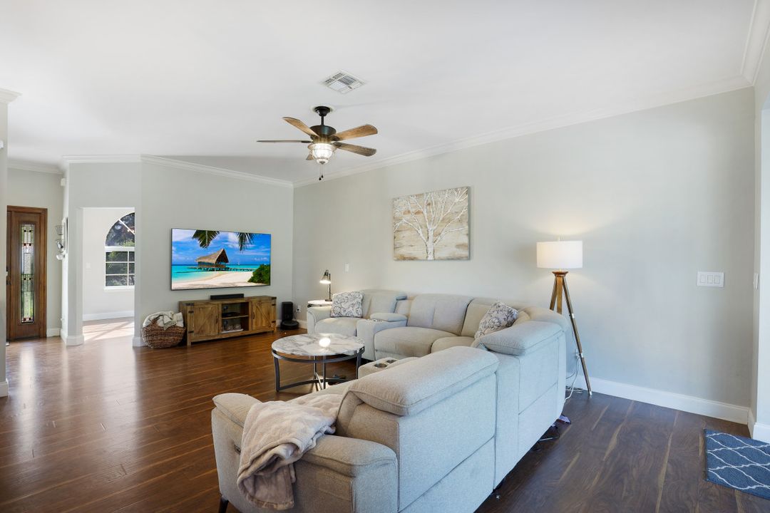 25251 Bay Cedar Dr, Bonita Springs, FL 34134