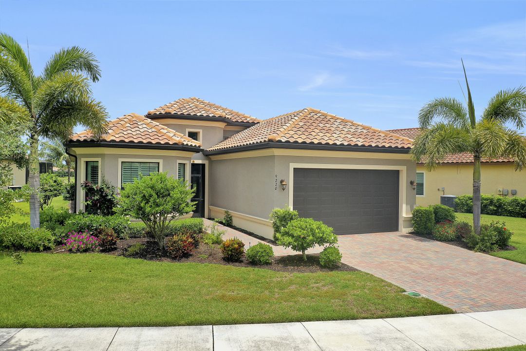 9220 Isla Bella Cir, Bonita Springs, FL 34135