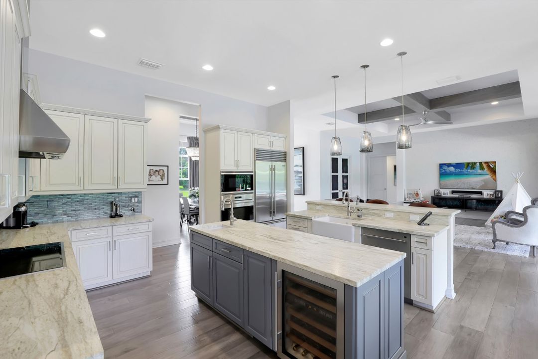 5931 Spanish Oaks Ln, Naples, FL 34119