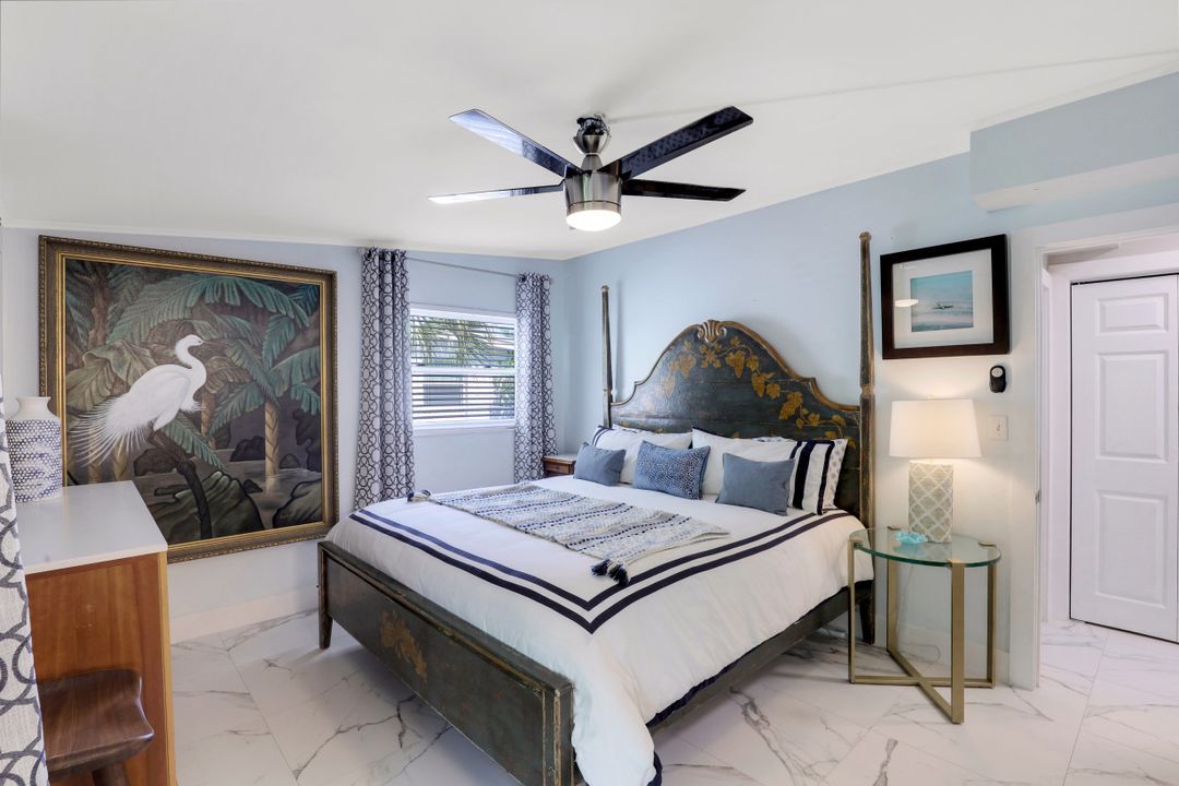 2070 Holiday Ln, Naples, FL 34104