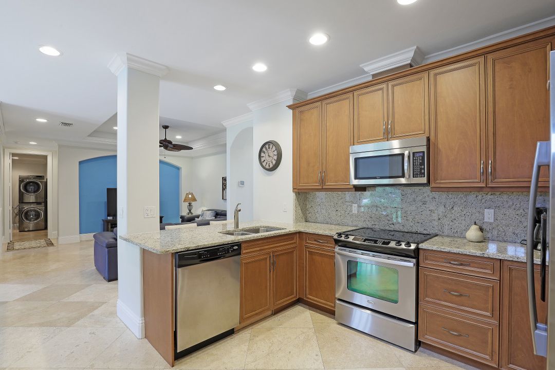 500 Spinnaker Dr, Marco Island, FL 34145