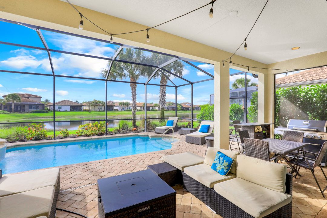 4714 Formosa Dr, Naples, FL 34119