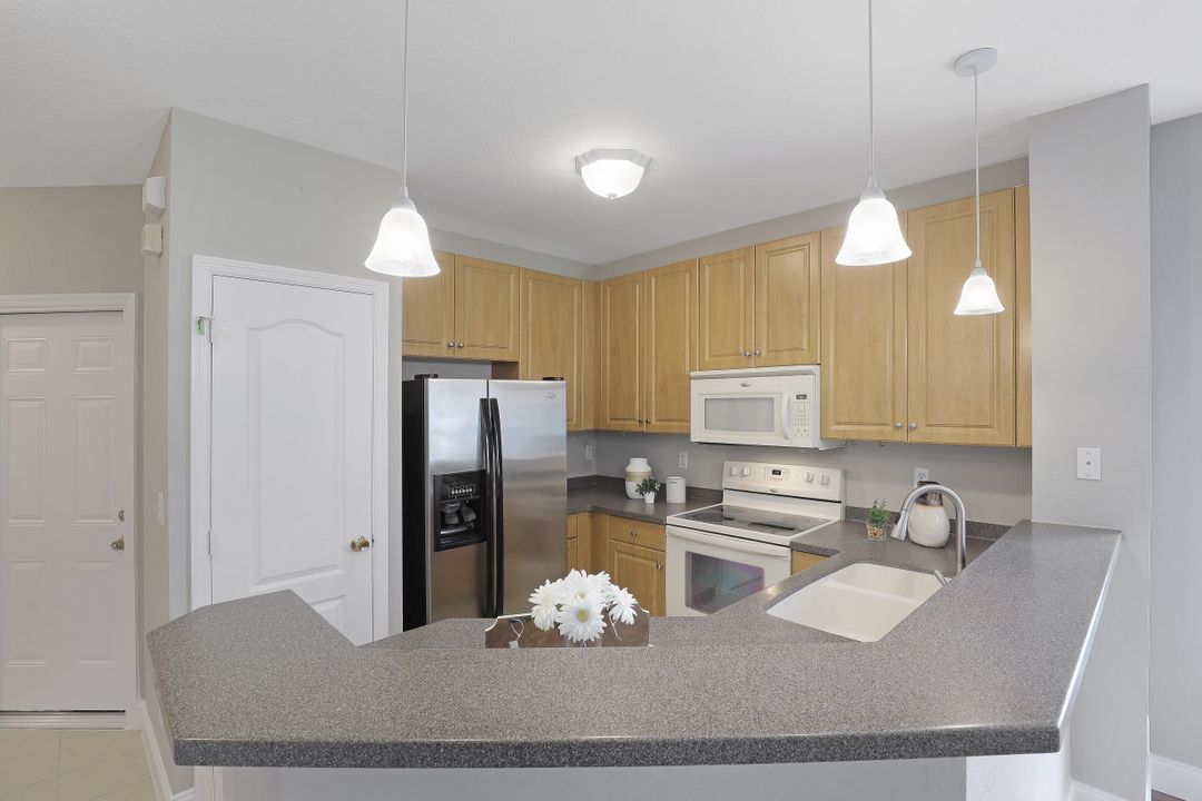 1380 Weeping Willow Ct, Cape Coral, FL 33909