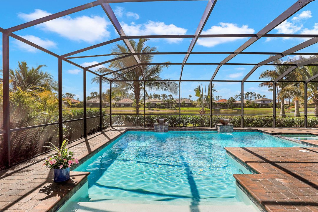 2296 Somerset Pl, Naples, FL 34120