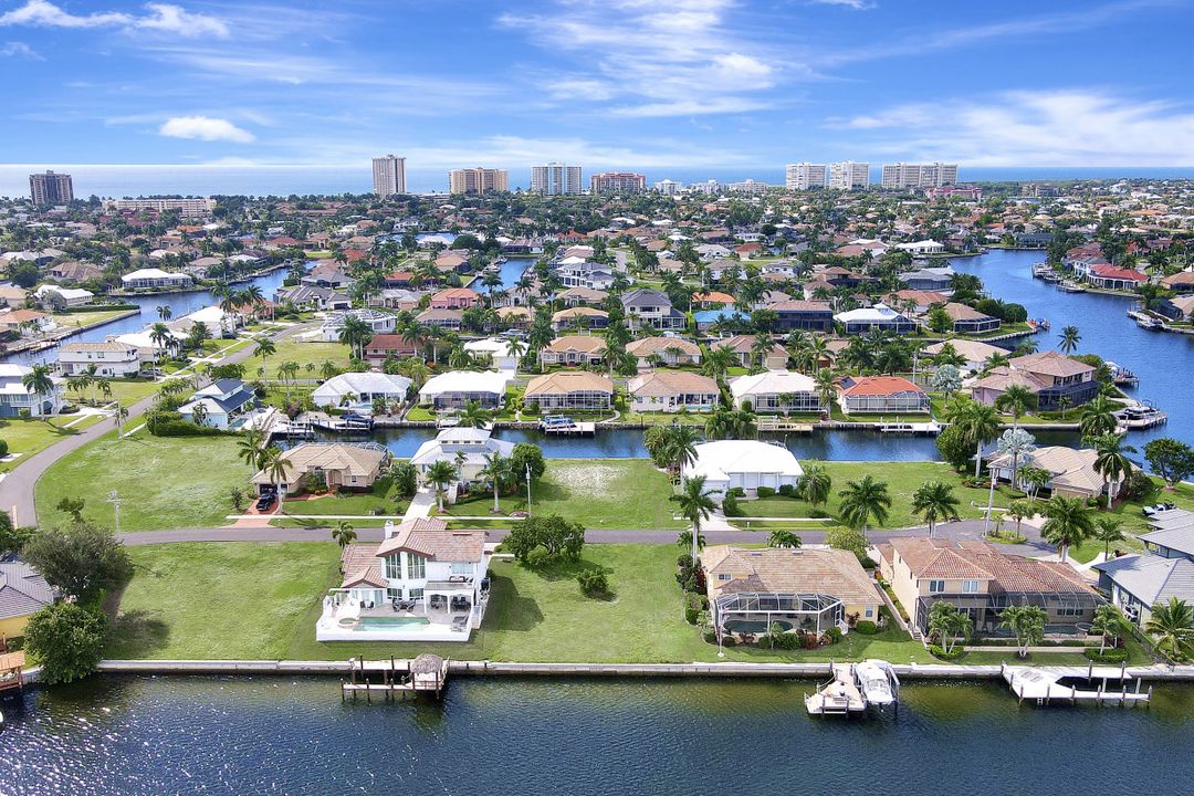 129 S Seas Ct, Marco Island, FL 34145