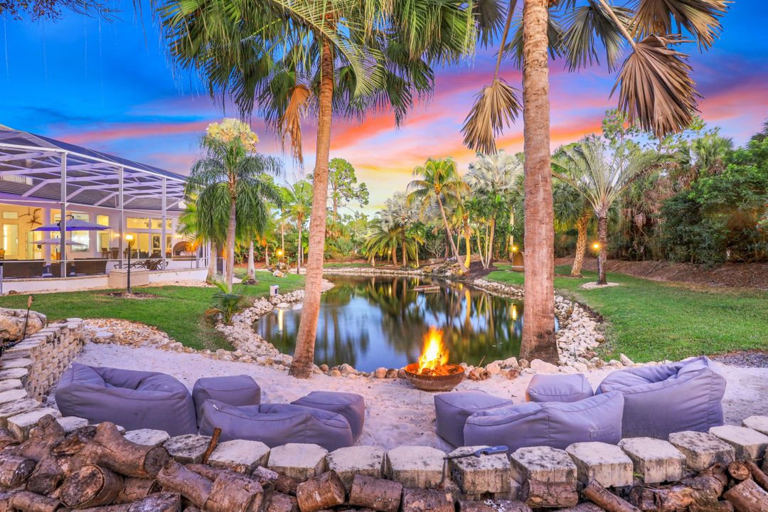 6262 Standing Oaks Ln, Naples, FL 34119