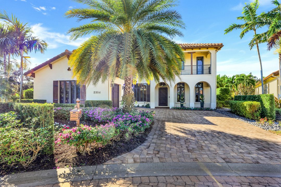 2351 Traditions Ct, Naples, FL 34105