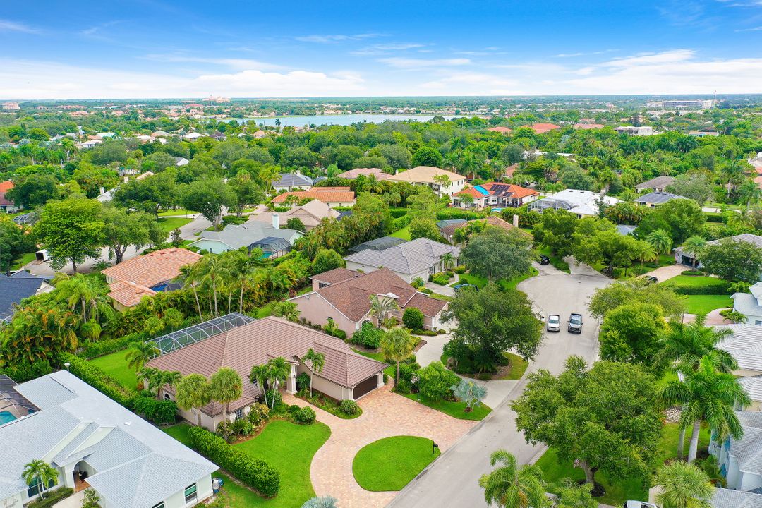 1905 Fairfax Cir, Naples, FL 34109