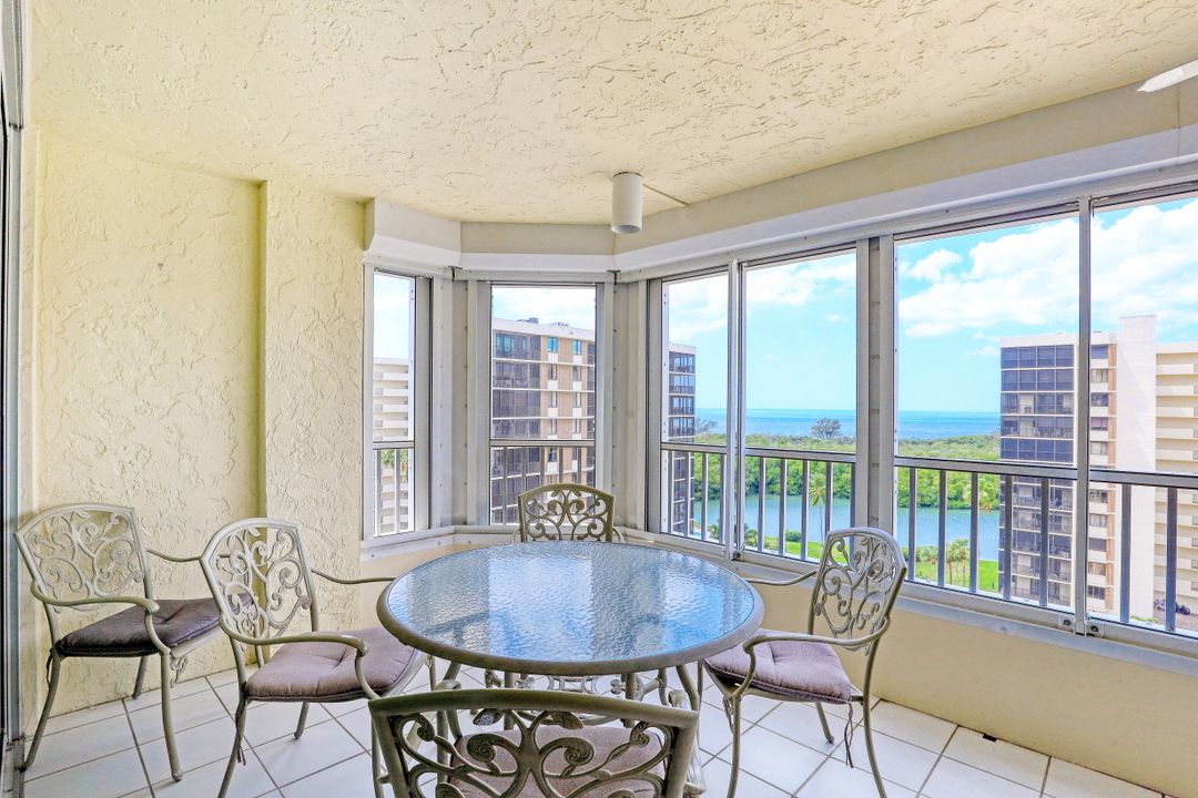 21 Bluebill Ave #905, Naples, FL 34108